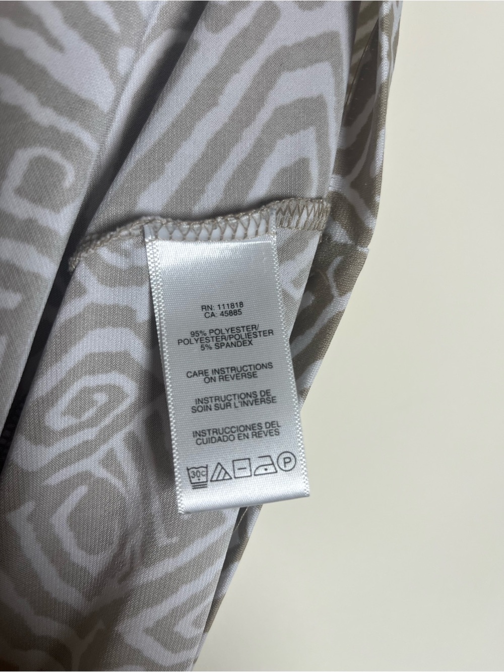 Women/s Michael Kors Sleeveless Twist-Front Geometric Tank Top - Tan/White - Picture 4 of 7